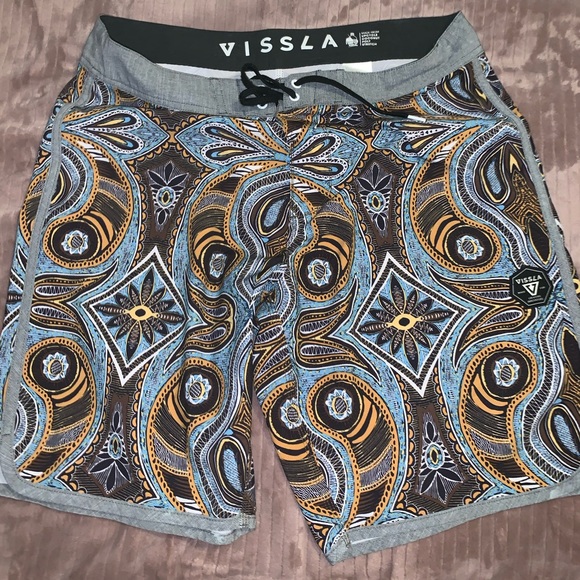 VISSLA Other - 34” Vissla Board shorts